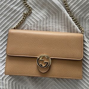 Gucci bag never used